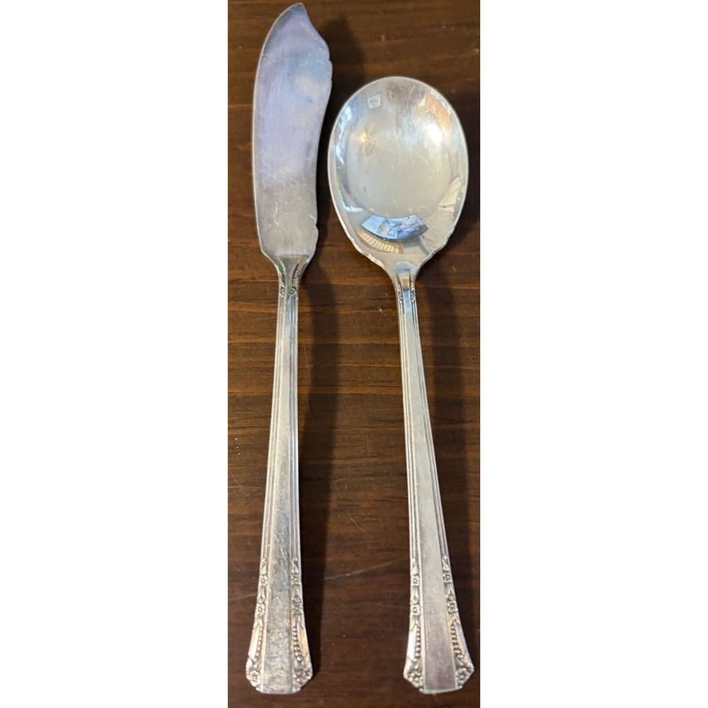 Oneida 1881 Rogers Floral Queen Silverplate Master Butter Knife Sugar Spoon